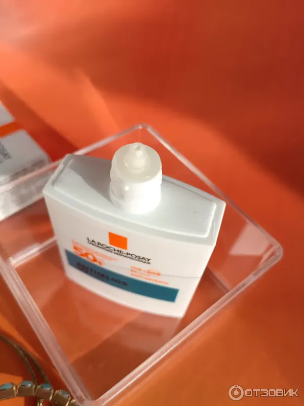 Легкий солнцезащитный флюид для лица La Roche-Posay Anthelios Uvair SPF50 PA