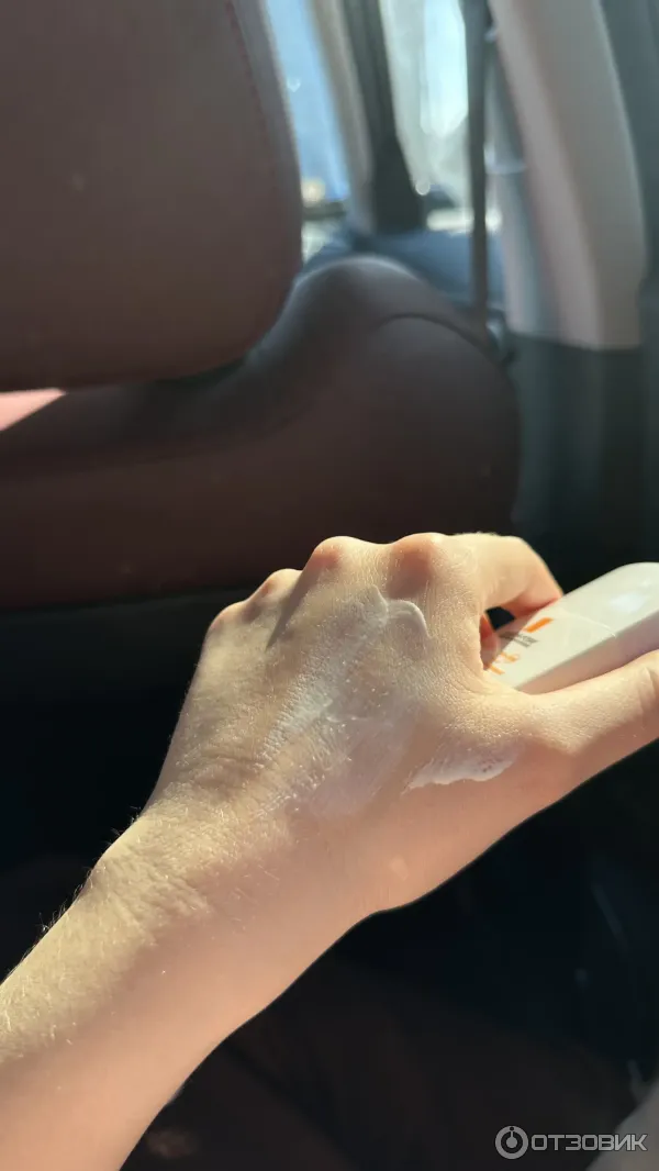 Легкий солнцезащитный флюид для лица La Roche-Posay Anthelios Uvair SPF50PA фото