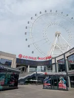 Колесо обозрения "Солнце Москвы" на территории ВДНХ (Россия, Москва) фото