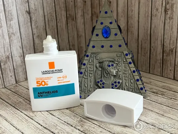 Легкий солнцезащитный флюид для лица La Roche-Posay Anthelios Uvair SPF50PA фото