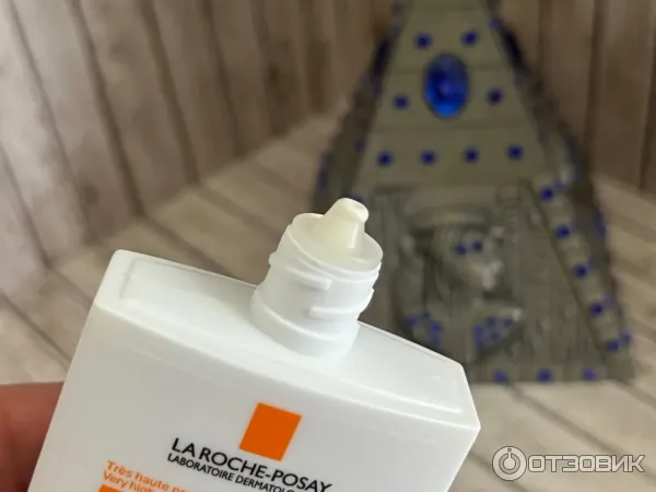 Легкий солнцезащитный флюид для лица La Roche-Posay Anthelios Uvair SPF50PA фото