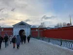 Скульптура в Петропавловской крепости на Заячьем острове (Россия, Санкт-Петербург) фото
