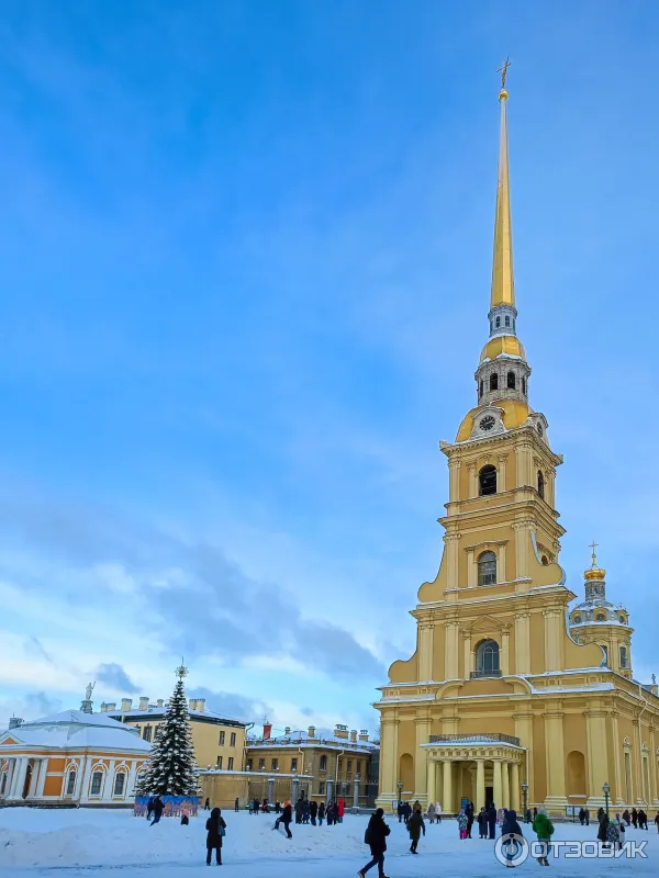 Скульптура в Петропавловской крепости на Заячьем острове (Россия, Санкт-Петербург) фото