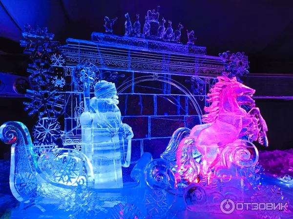 Скульптура в Петропавловской крепости на Заячьем острове (Россия, Санкт-Петербург) фото
