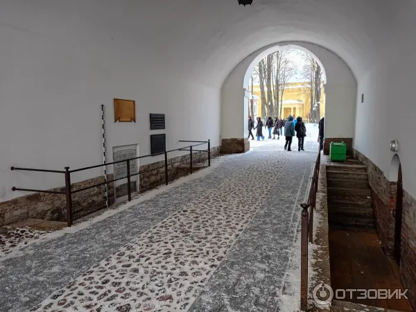 Скульптура в Петропавловской крепости на Заячьем острове (Россия, Санкт-Петербург) фото