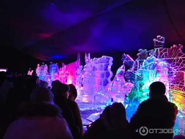 Скульптура в Петропавловской крепости на Заячьем острове (Россия, Санкт-Петербург) фото