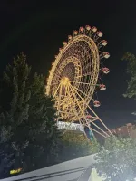 Колесо обозрения "Солнце Москвы" на территории ВДНХ (Россия, Москва) фото