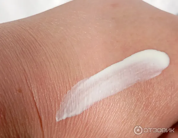 Легкий солнцезащитный флюид для лица La Roche-Posay Anthelios Uvair SPF50PA фото