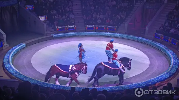 ПЕСЧАНАЯ СКАЗКА. Королевский цирк Гии Эрадзе и Росгосцирк. город Тула. наездники на лошадях